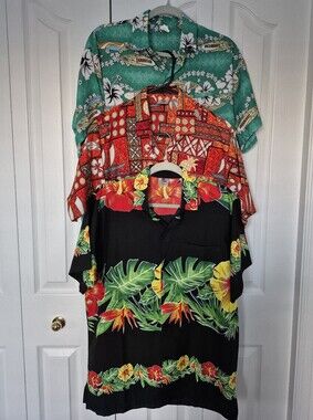 Bundle of 3 Men's Black Tropical Button-Down Short Sleeve Shirts